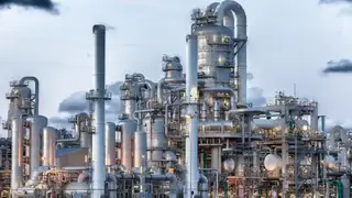 Petrol Fiyatları Hürmüz Boğazı'ndaki Gelişmelerin Ardından 100 Doları Aştı