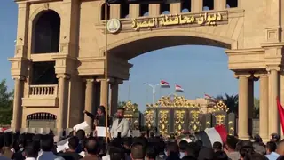 Basra'da Yerel Yetkili, Sekiz Akrabasını İlkokul Diplomasıyla Petrol Bakanlığına Atadı