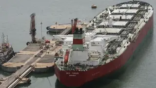 Reuters: Bir tanker Basra'ya ulaşarak 2 milyon varil Irak petrolü yükleyecek