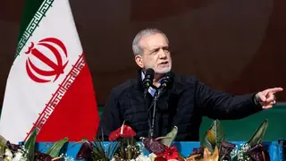 İran Cumhurbaşkanı Pezeşkiyan'dan Elektrik Tasarrufu Çağrısı