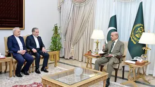 İran Dışişleri Bakanı Irakçi Umman'da: Pakistan'daki Görüşmeler Verimli Geçti