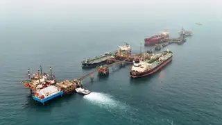 Körfez'deki petrol tesislerinde oluşan hasar, Hürmüz Boğazı'ndaki sevkiyatı yıllarca aksatabilir