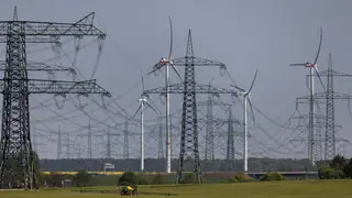 Hürmüz Boğazı krizi Avrupa'nın elektrik piyasasını sarstı: Yenilenebilir enerji şoku hafifletiyor