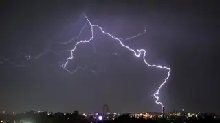Meteoroloji Raporu: Gök gürültülü sağanak yağışlar devam ediyor, yarın etkisini kaybedecek