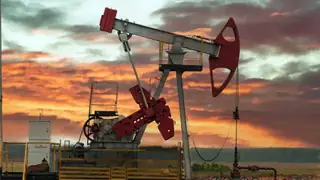 BAE'nin OPEC'ten ayrılma kararı ve İran limanlarına yönelik yaptırımlar petrol fiyatlarını etkiliyor