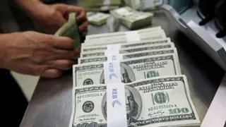 Bağdat'a yeni nakit dolar sevkiyatı: Uzmanlar dinarın değer kazanmasını bekliyor