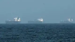 Bloomberg: Hürmüz Boğazı'ndaki gerilim nedeniyle yüzlerce gemi Dubai açıklarında toplandı