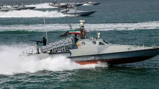 Tasnim: İran Güçleri Hormoz Boğazı'na Yönelen İki Tankerı Geri Çevirdi