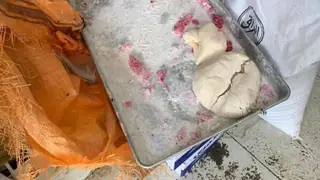 Divaniye Sağlık Müdürlüğü, uygunsuz koşullarda üretim yapan gizli bir imalathaneyi kapattı
