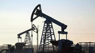 Petrol fiyatları bölgesel gerilimler nedeniyle keskin dalgalanma gösterdi
