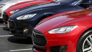 Tesla, fren diski çatlakları ve yazılım sorunları nedeniyle 200 binden fazla aracı geri çağırıyor