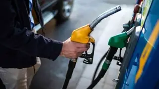 Kaliforniya'da benzin fiyatları galon başına 7 doları aştı