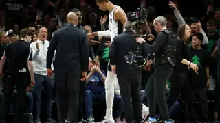 Spurs Yıldızı Wembanyama, Wolves'tan Reid'e Dirsek Attığı İçin Oyun Dışı Bırakıldı