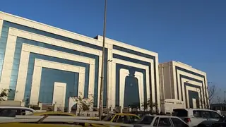 Özel bir üniversite, kalan bir öğrenci nedeniyle rektörünün silahlı tehditlere maruz kaldığını açıkladı (video)