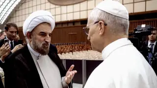 Papa Vatikan, İranlı Büyükelçiye Papalık Nişanı Verdi