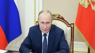 Putin'den Irak Başbakanı'na tebrik mesajı