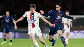 Lyon, Paris'i mağlup ederek Ligue 1'de şampiyonluk yarışını kızıştırdı