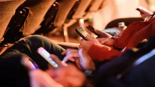 Akıllı telefonların gençlerde göz sağlığı riskleri