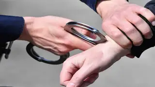 Necef’te uyuşturucu ticareti ve yayma suçlamasıyla 7 kişi yakalandı