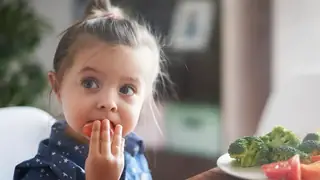 Araştırma: Bebekler anne karnında tattıkları kokulara alışıyor